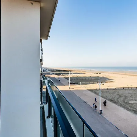 Winoc 402 Top With Frontal Sea View Directly On The Beach Appartement